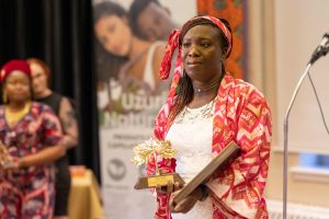 Larissa Kouassi : est une adjointe au cautionnement avec permis d'experte en sinistre qui travaille chez un courtier en assurance à Québec. Elle est engagée dans sa communauté chrétienne en tant que responsable de maisonnées et dans sa communauté Ivoirienne en tant qu'une des admins du groupe Facebook Ivoirien du Canada. Initiatrice du panel ivoire, une série de live d'informations et de formations afin d'aider les personnes de sa communauté à être informées et savoir où et comment chercher des informations réelles. Elle anime aussi un blog qui est une source d'informations pour les candidat.e.s à l'immigration.